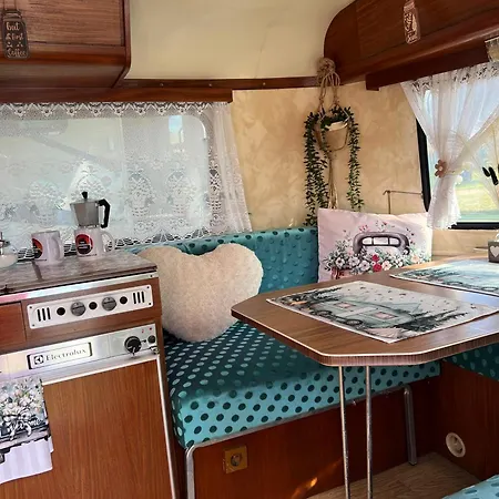 Campingplatz Przyczepa Retro Ciezkowice